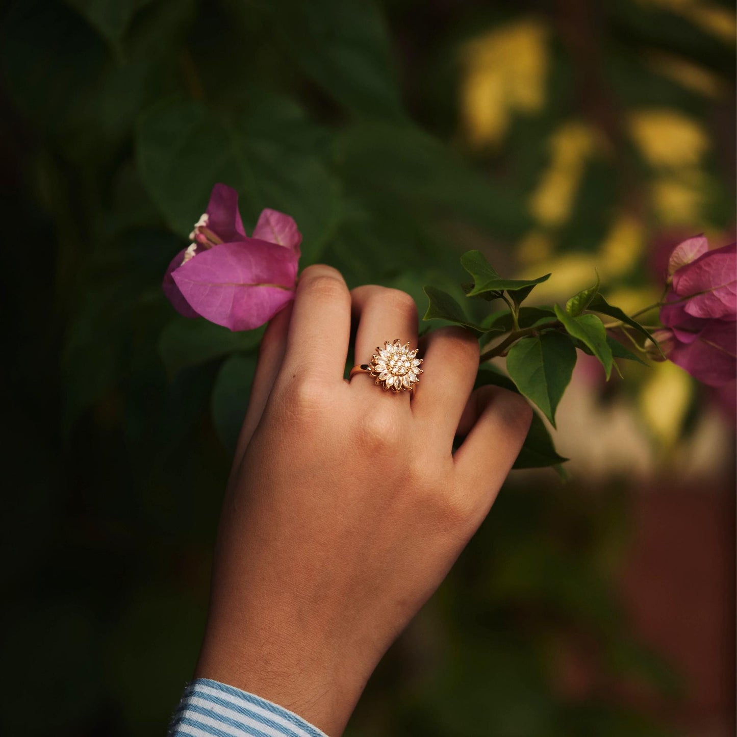 Elegant Dainty Flower Fidget Spinner Ring - Adjustable Gold & Silver Anxiety Relief Jewelry for Women